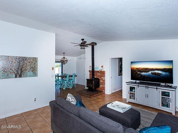 5th image of 552 E Lamarcia Dr