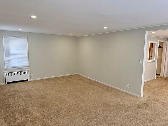 4th image of 8-04D Saddle River Rd