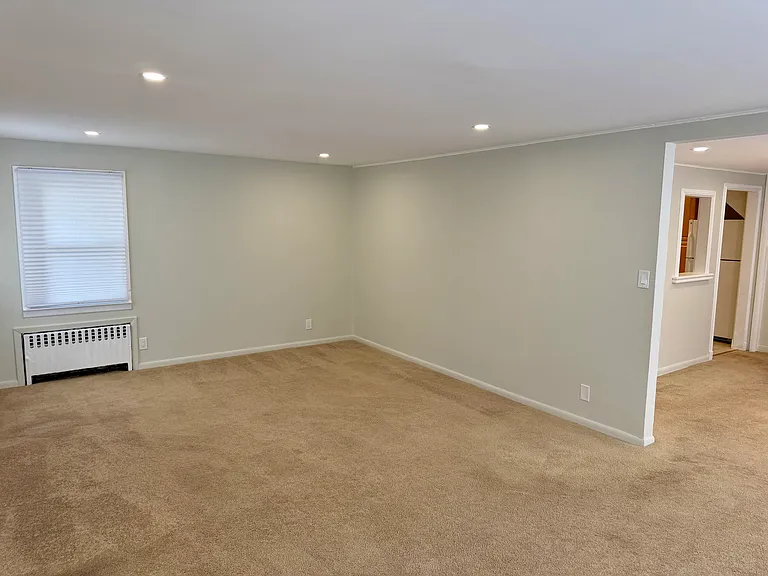 8-04D Saddle River Rd — Photo 3