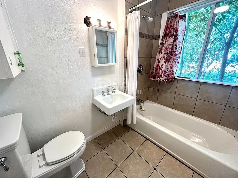 618 N Weber St #103 — Photo 5