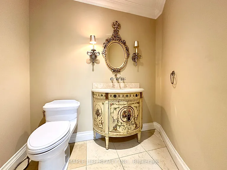 52 Prince Edward Blvd — Photo 16