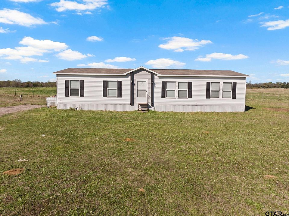 1st image of 724 County Road 2170 NE