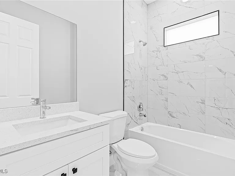 2511 NW 25th St — Photo 11