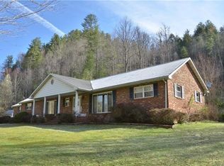 7530 Nc 208 Hwy, Marshall, NC 28753