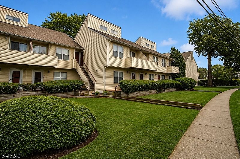 1st image of 156 Liberty St #8