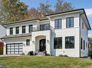 6025 Avon Dr, Bethesda, MD 20814