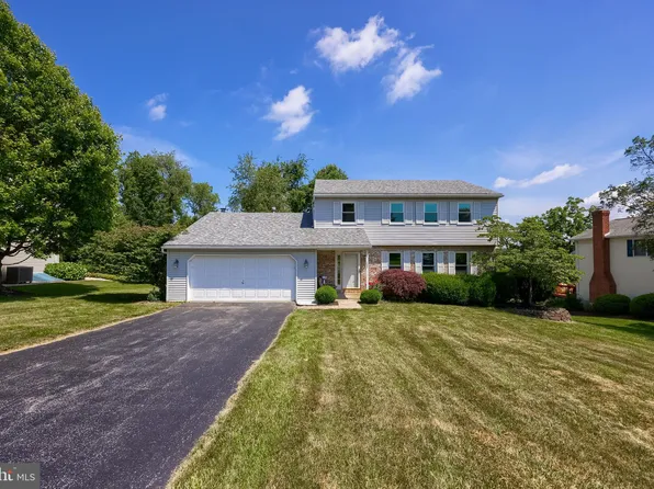 121 Sage Dr, Sinking Spring, PA 19608