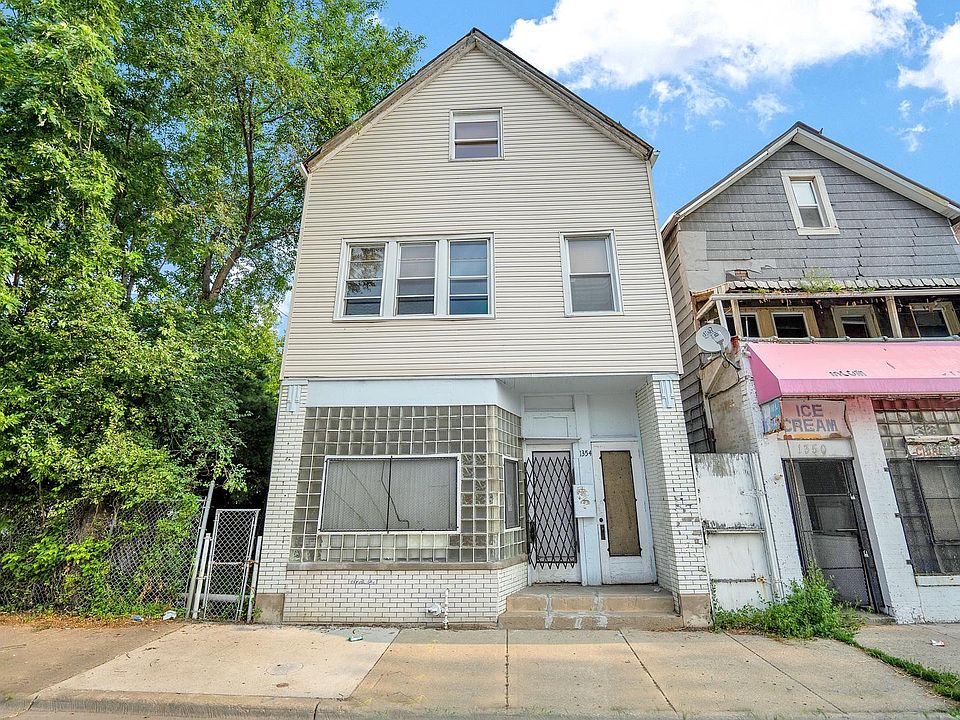 1st image of 1354 W 51st St