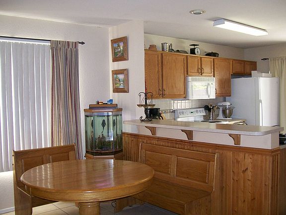 3rd image of 1696 N La Fresa Dr
