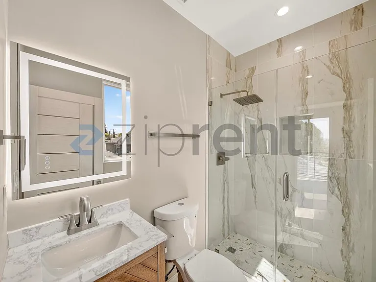 227 N Burlington Ave #1 — Photo 10
