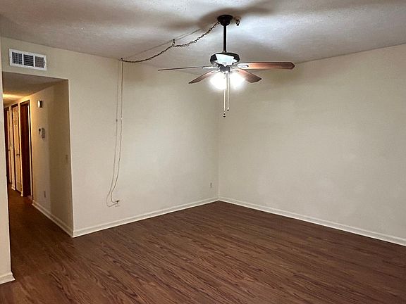3rd image of 2959 Lakemont Dr SW #2959