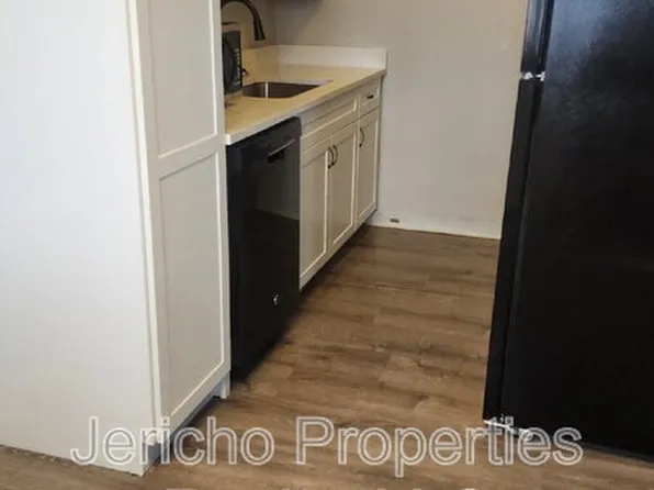 633 Oak St APT 6, Lakewood, CO 80215