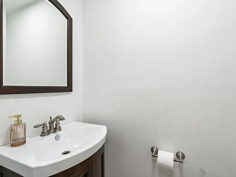6581 Rosemoor St — Photo 5