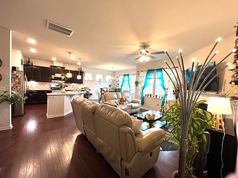 1031 Winnett Dr — Photo 45