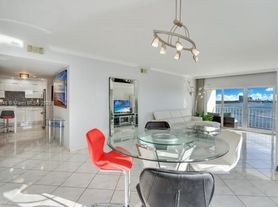 500 Bayview Dr