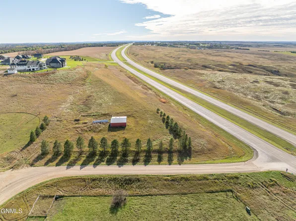 12 Yellowstone Way NE, Baldwin, ND 58521