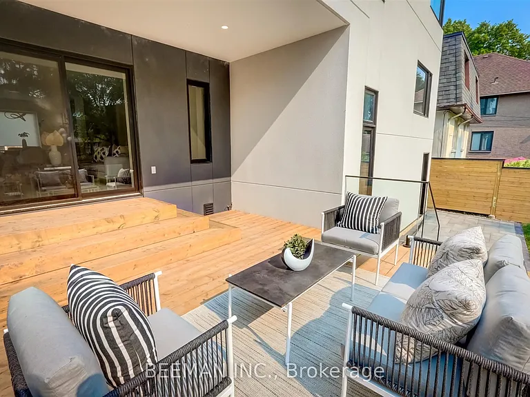 188 Wilfred Ave — Photo 25