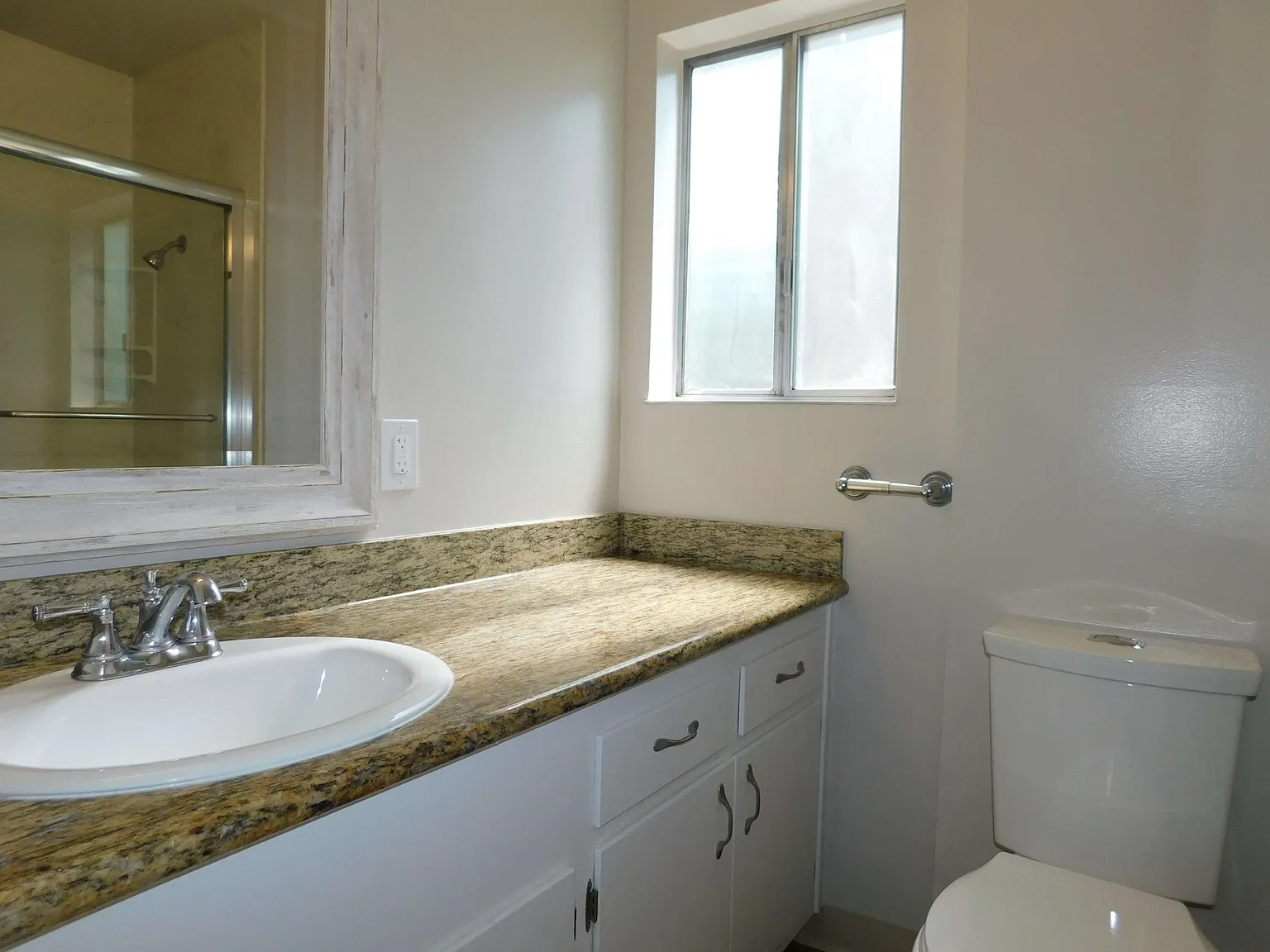 20938 Locust St — Photo 4