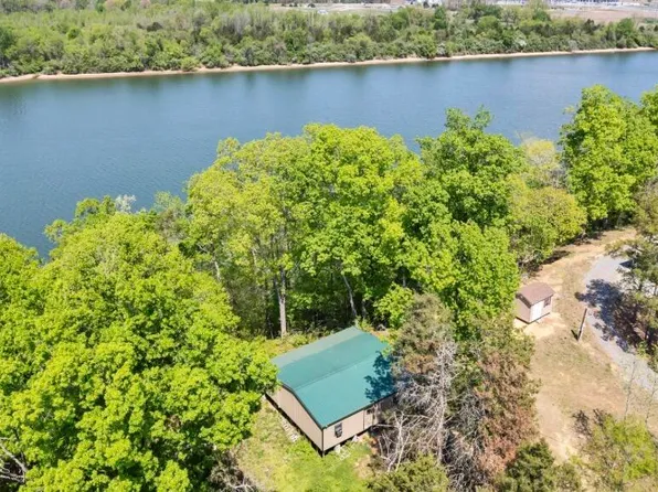 250 Cunningham Dr, Decatur, TN 37322