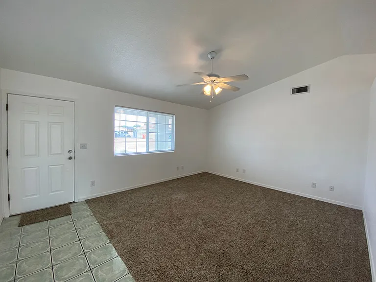 6582 W Hershey Way — Photo 4