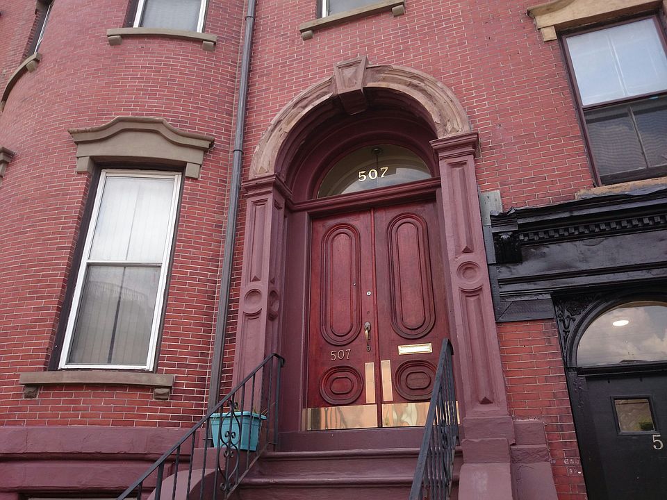 2nd image of 507 Massachusetts Ave