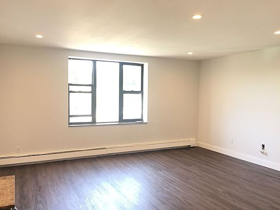 2nd image of 1114 Main Ave #3
