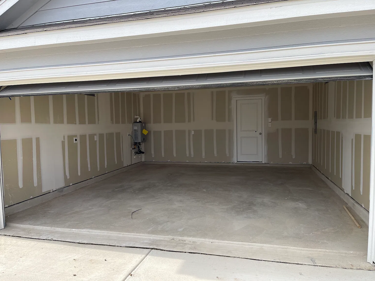 3 bed, 1402 sqft, $1,800 — Photo 3