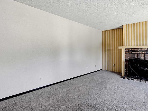 4th image of 2215 Jaeger Dr