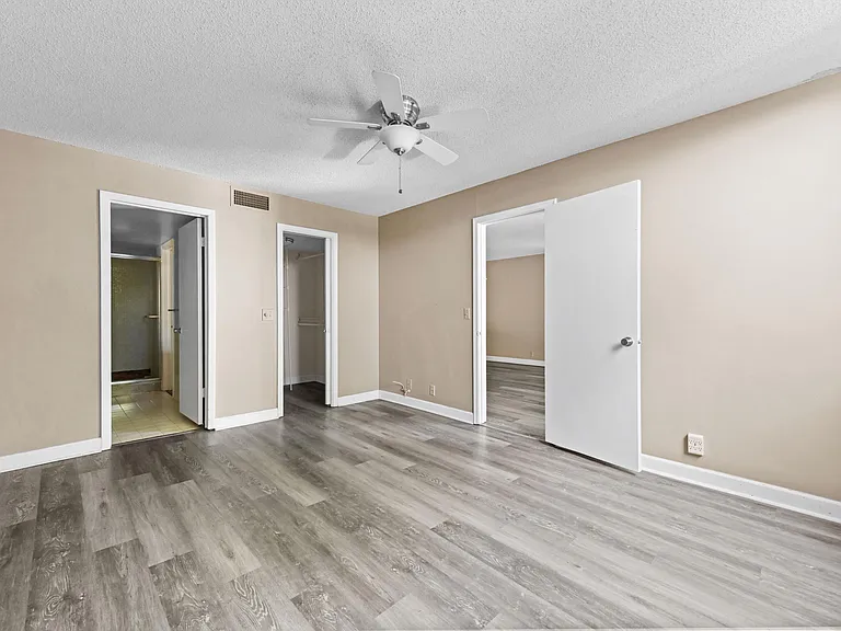 4080 Tivoli Ct #202 — Photo 14