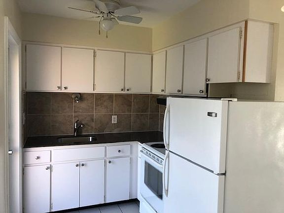 5th image of 2851 NE 30th St