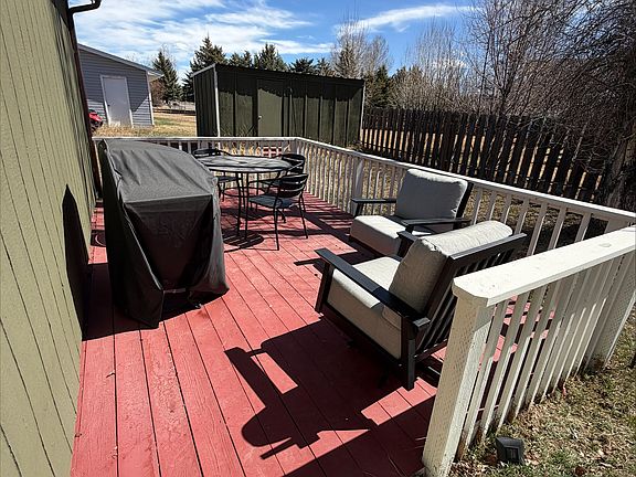 5th image of 438 Agate St