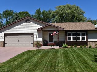 4120 E Barton Rd, Oak Creek, WI 53154