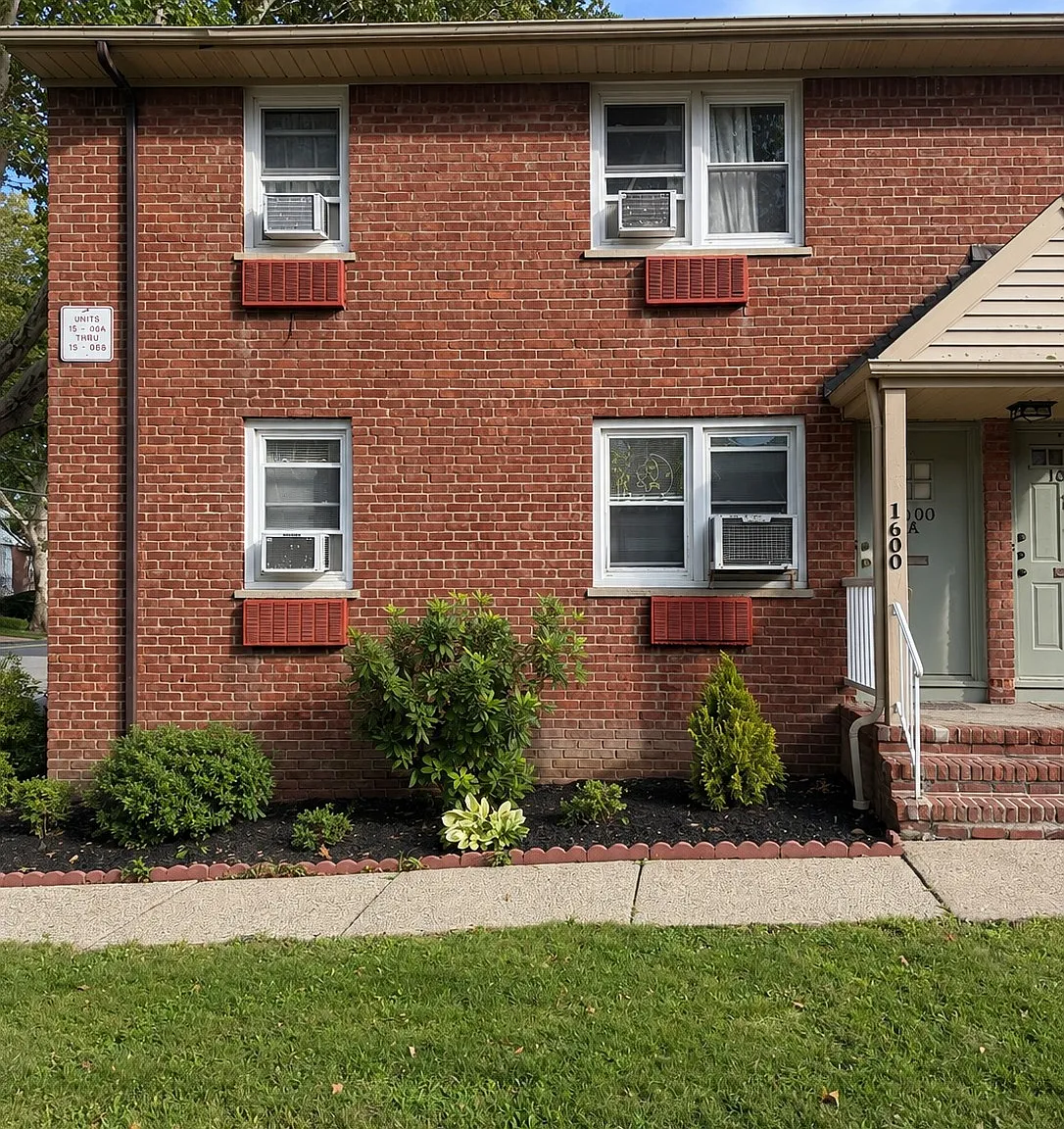 2 bed, 754 sqft, $2,200 — Photo 1