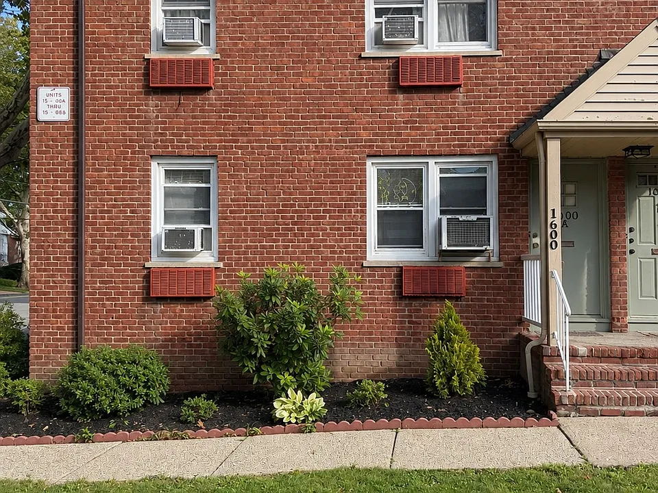 16 0 Plaza Rd N #1600A