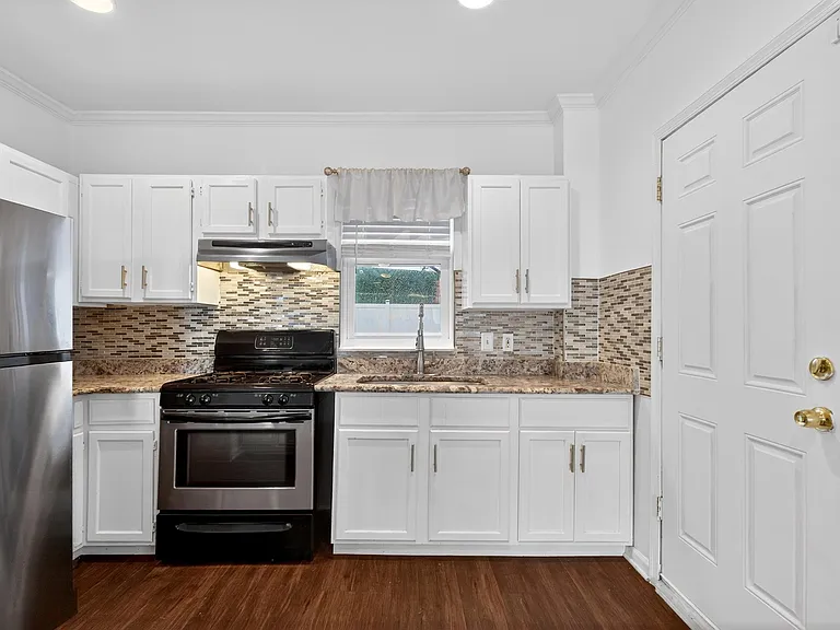 104 McAdoo Ave — Photo 7