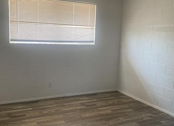 3rd image of 3439 E Bermuda St