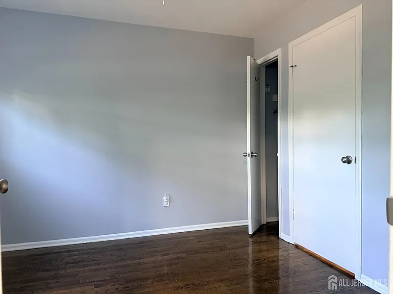 128 College Dr — Photo 7