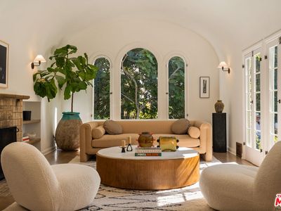 6026 Graciosa Dr, Los Angeles, CA, 90068