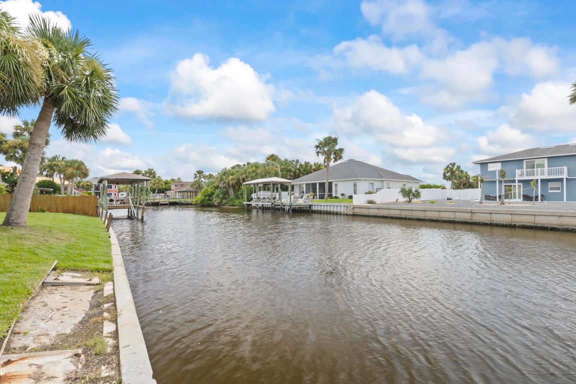 Deep Saltwater Canal Access!