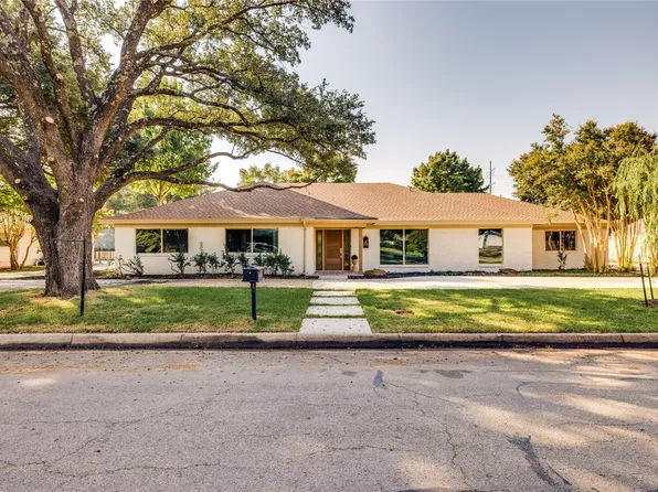 7017 Serrano Dr, Fort Worth, TX 76126