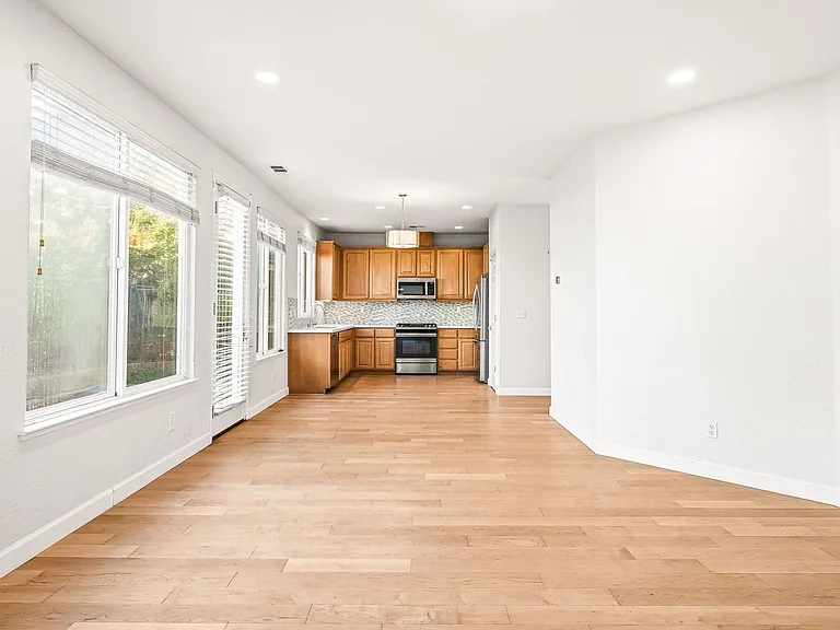 2018 McKenzie Pl — Photo 14
