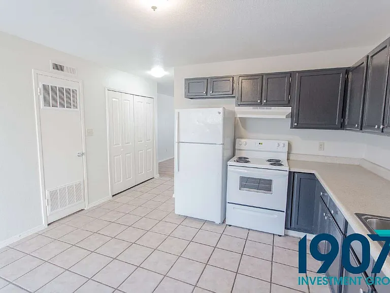 611 Sinclair Dr — Photo 7