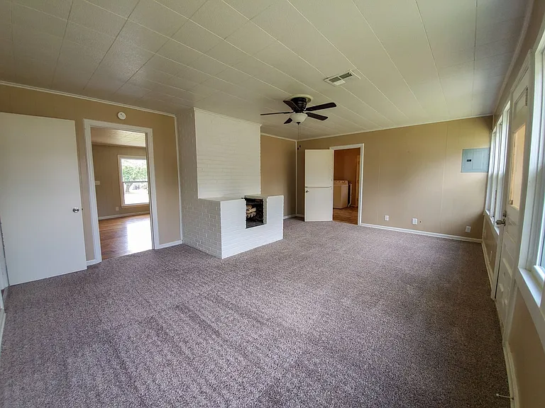 118 W Franklin St — Photo 12