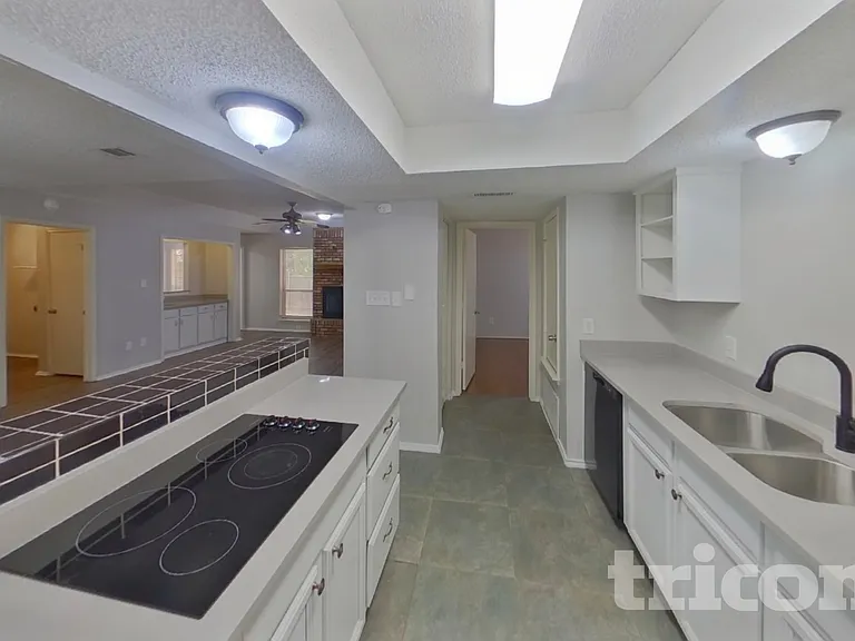5506 Lordsburg Trl — Photo 5