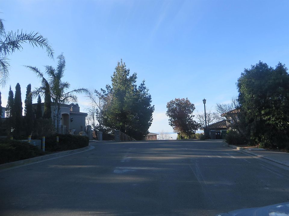 2nd image of 22 Observation Pl