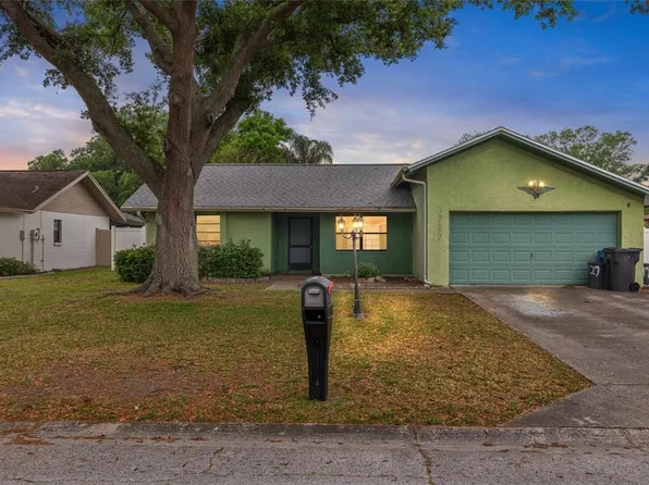 1727 Lake Crest Ave, Brandon, FL 33510