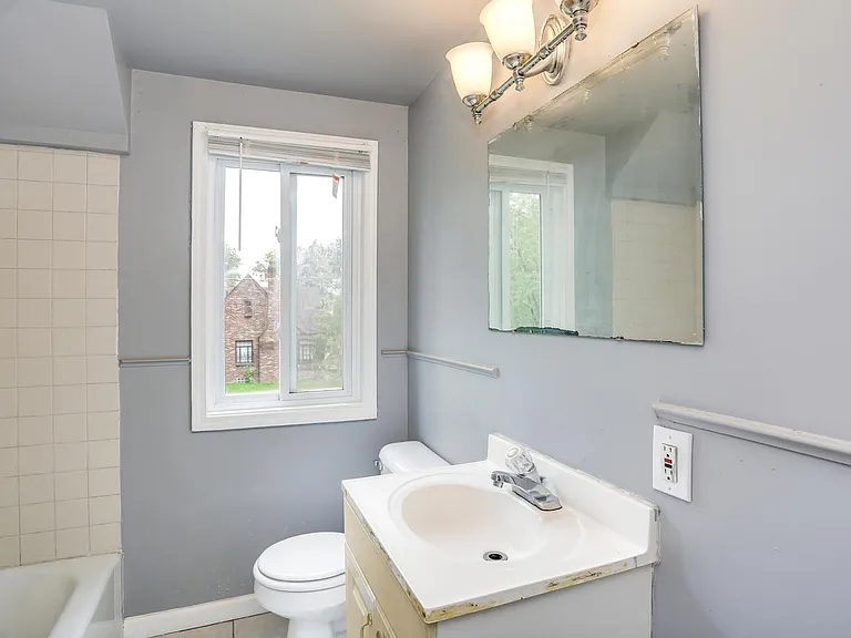 4374 Devonshire Rd — Photo 12