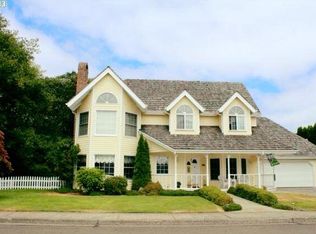 2880 14th St, North Bend, OR 97459