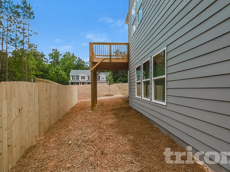 701 Jackson Ct — Photo 14