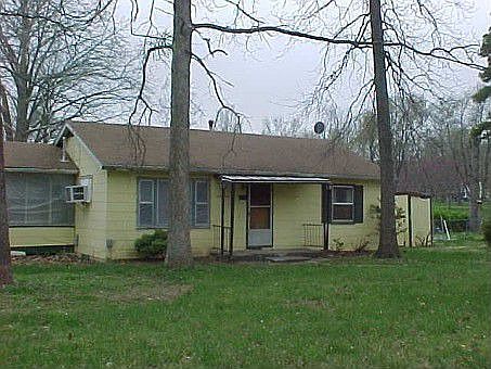 2nd image of 610 Desoto Dr
